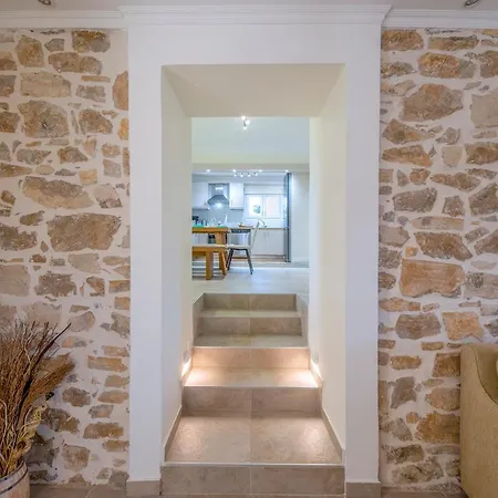 Portes By Mediterraneanvillas *